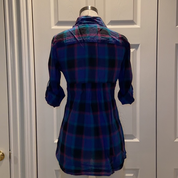 🎉HP🎉 NY&Co Plaid Button Down Shirt - Picture 4 of 6